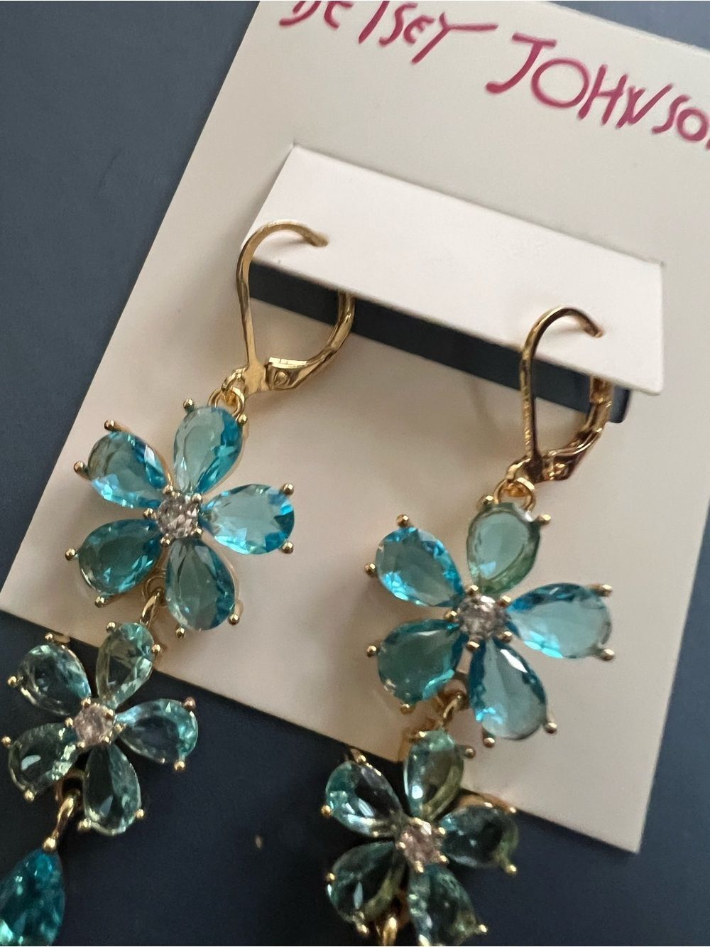 🩵 NEW Betsey Johnson Stunning Gold-Tone Blue Floral Drop Dangle Earrings 🩵